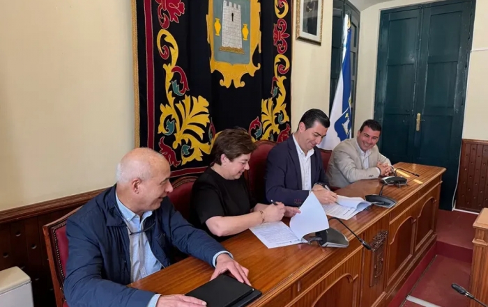 large_12032026_firma_convenio_veterinarios_cb9b055531